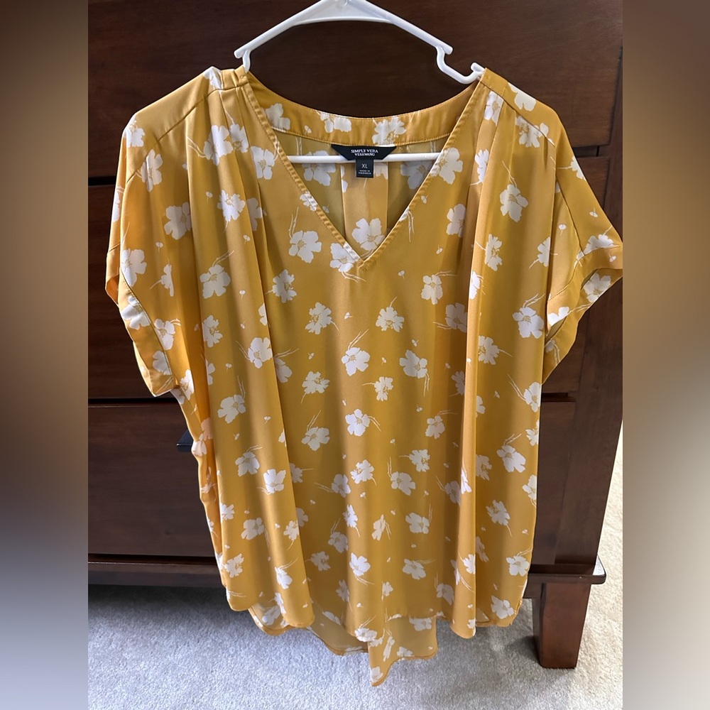 Simply Vera Vera Wang blouse